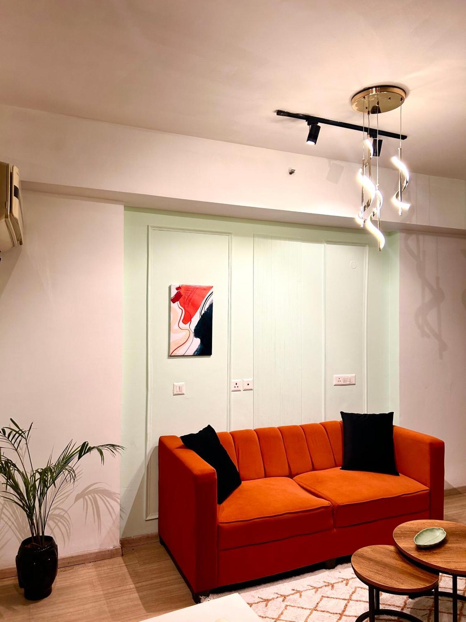 Apartment Saffron Delight Dlf My Pad *